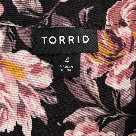 Torrid Top Twill Woven Lace Trim Floral Tunic 4 4X - Picture 5 of 7